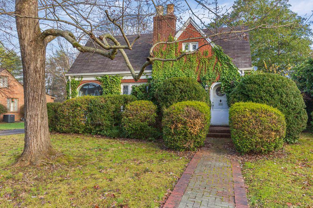 160 Centenary Avenue Nw - Photo 1