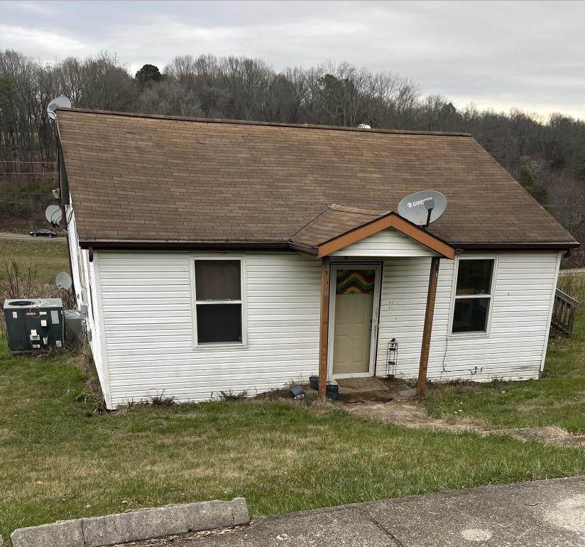 704 Childress Avenue - Photo 1