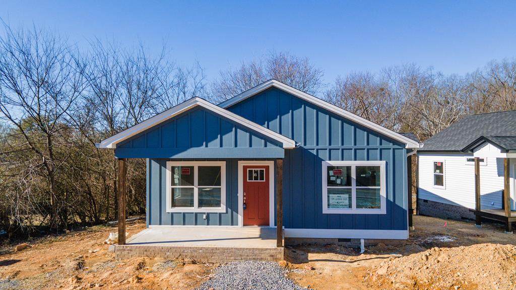 1206 Johnson Boulevard Se - Photo 1