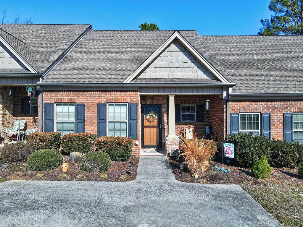 1735 Stonebriar Drive Ne - Photo 1
