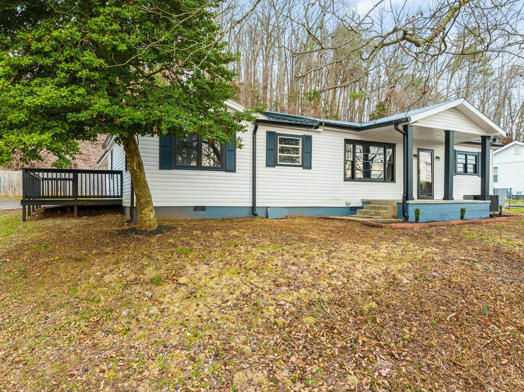 139 Douglas Circle Nw - Photo 1