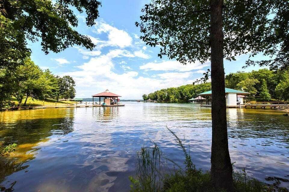438 Lake Harbor Drive - Photo 1