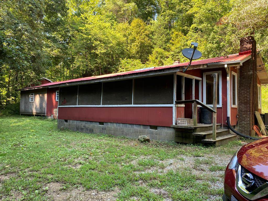 1015 Smokey Branch Rd - Photo 1