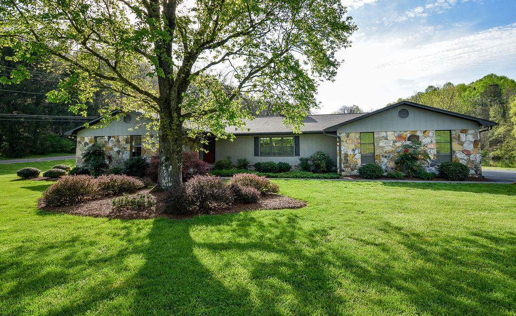3690 Windsor Circle Ne - Photo 1