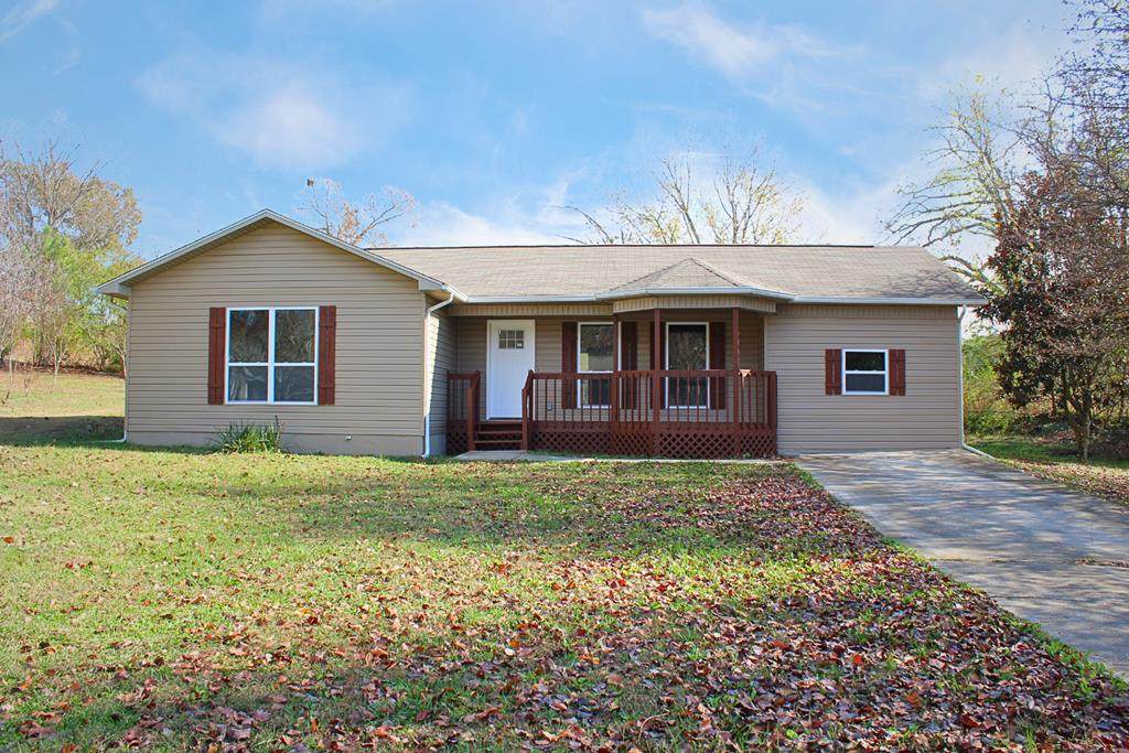 1481 Oak Tree Lane Se - Photo 1