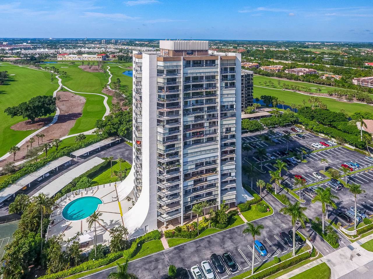2425 Presidential Way - Photo 1