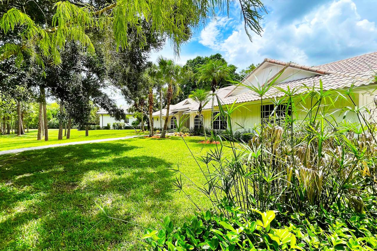 1760 Colony Way - Photo 1