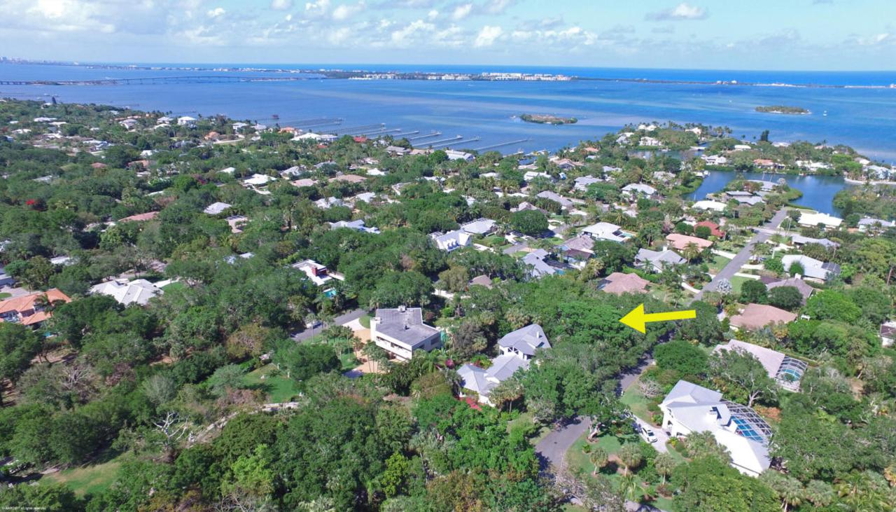 10 Oakwood Drive - Photo 1