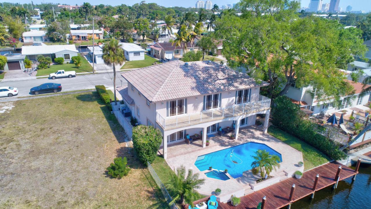 1326 Avocado - Photo 1