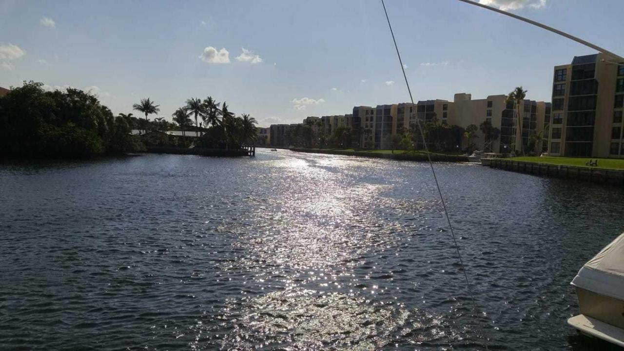 22 Royal Palm Way - Photo 1