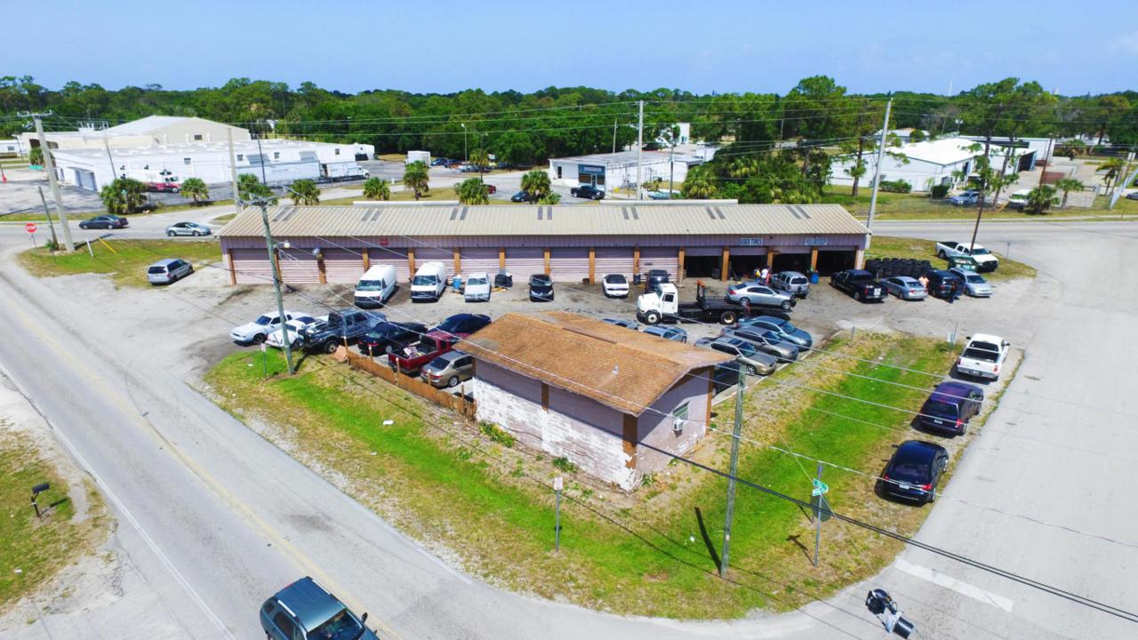 600 39th Street - Photo 1