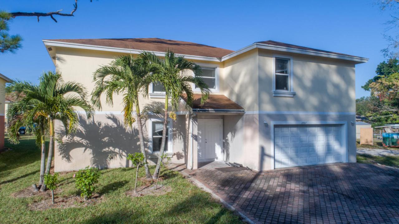 2207 33rd Street - Photo 1