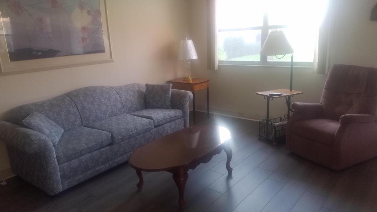 40 Seville B - Photo 1