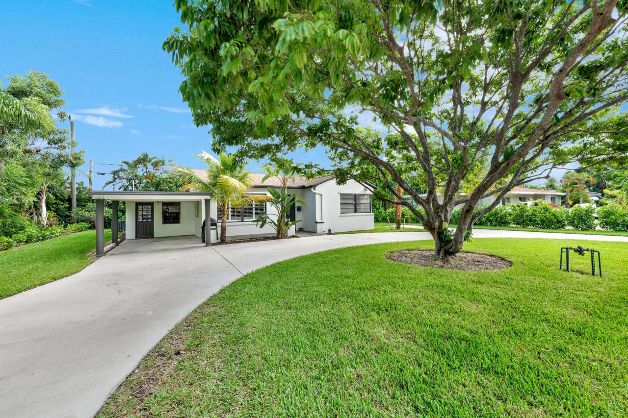 323 Linda Lane - Photo 1