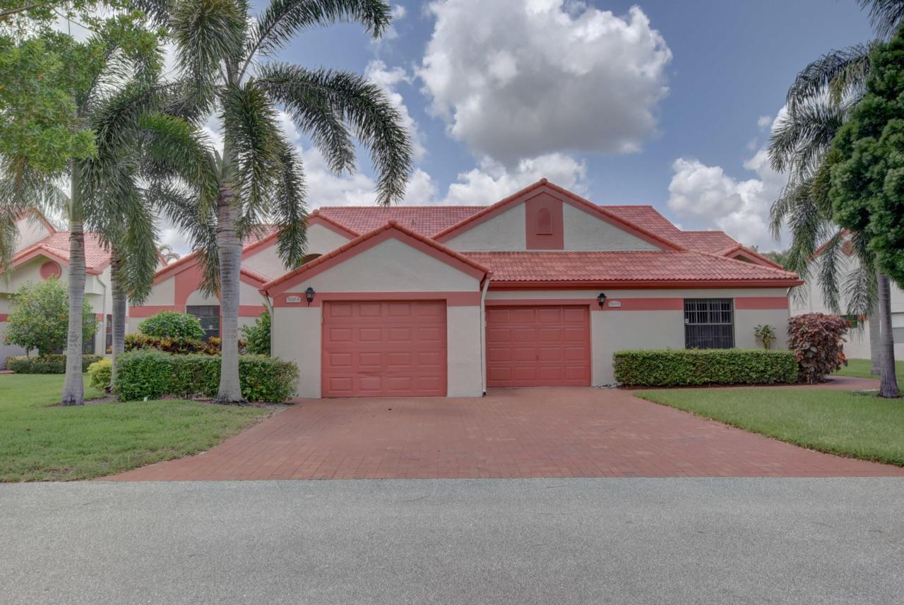 7628 Lexington Club Boulevard - Photo 1