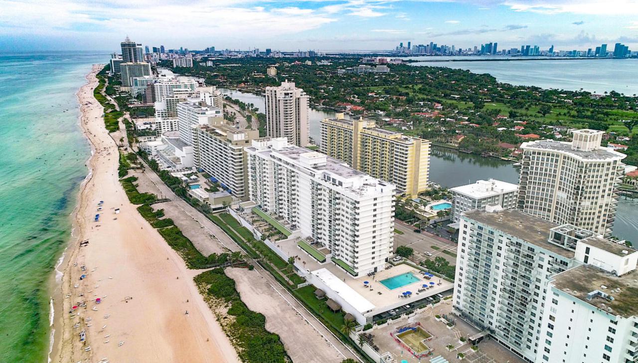 5601 Collins Avenue - Photo 1