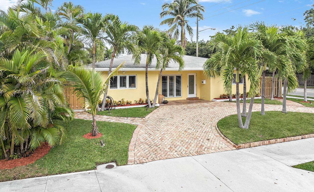 301 Edgewood Drive - Photo 1