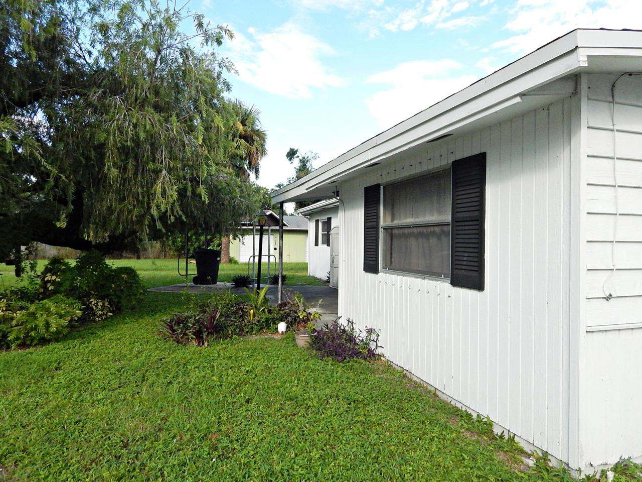 802 Dayman Avenue - Photo 1