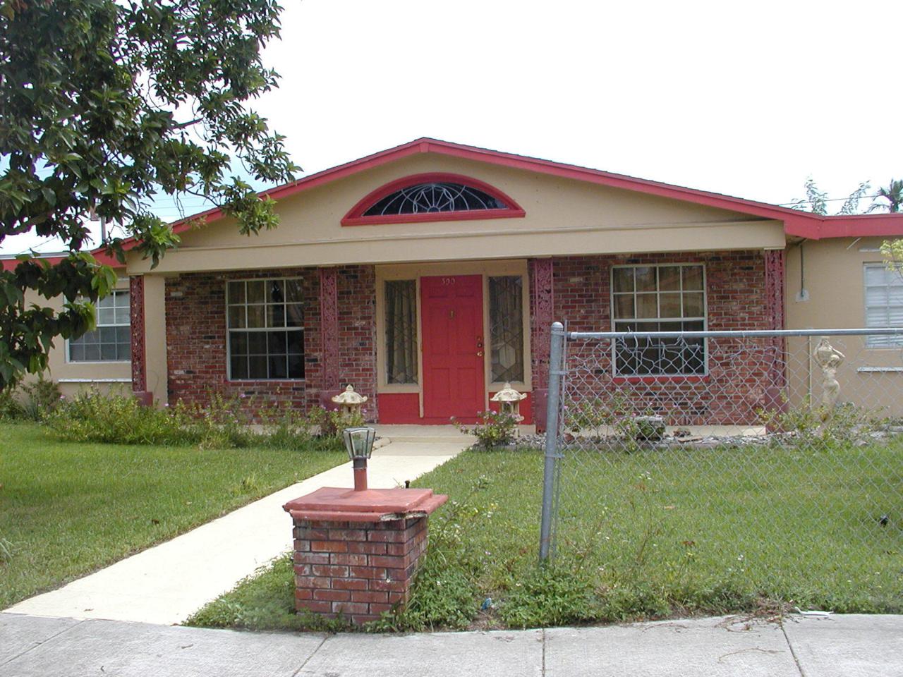 300 31st Street - Photo 1