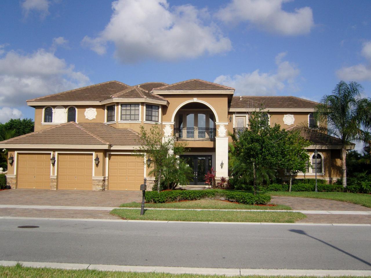 10766 Versailles Boulevard - Photo 1