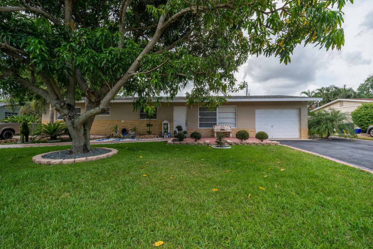 913 Montego Drive - Photo 1