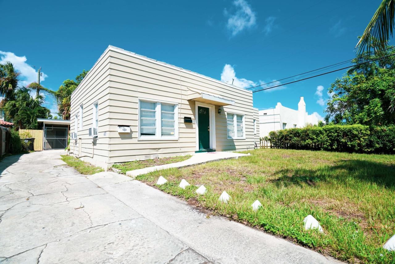 417 El Prado - Photo 1