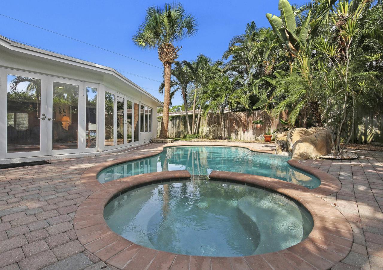 838 Palmetto Park Road - Photo 1