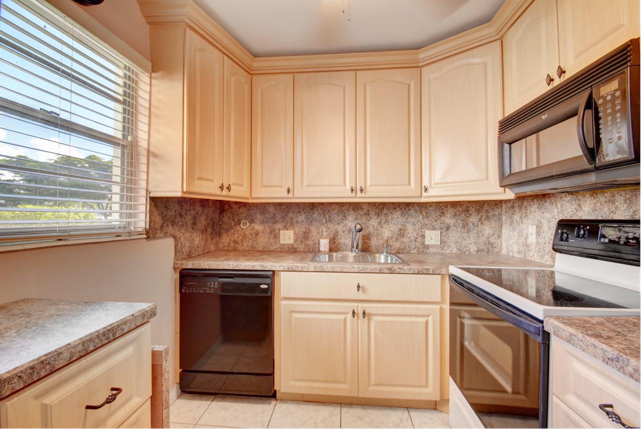 305 Brighton H - Photo 1