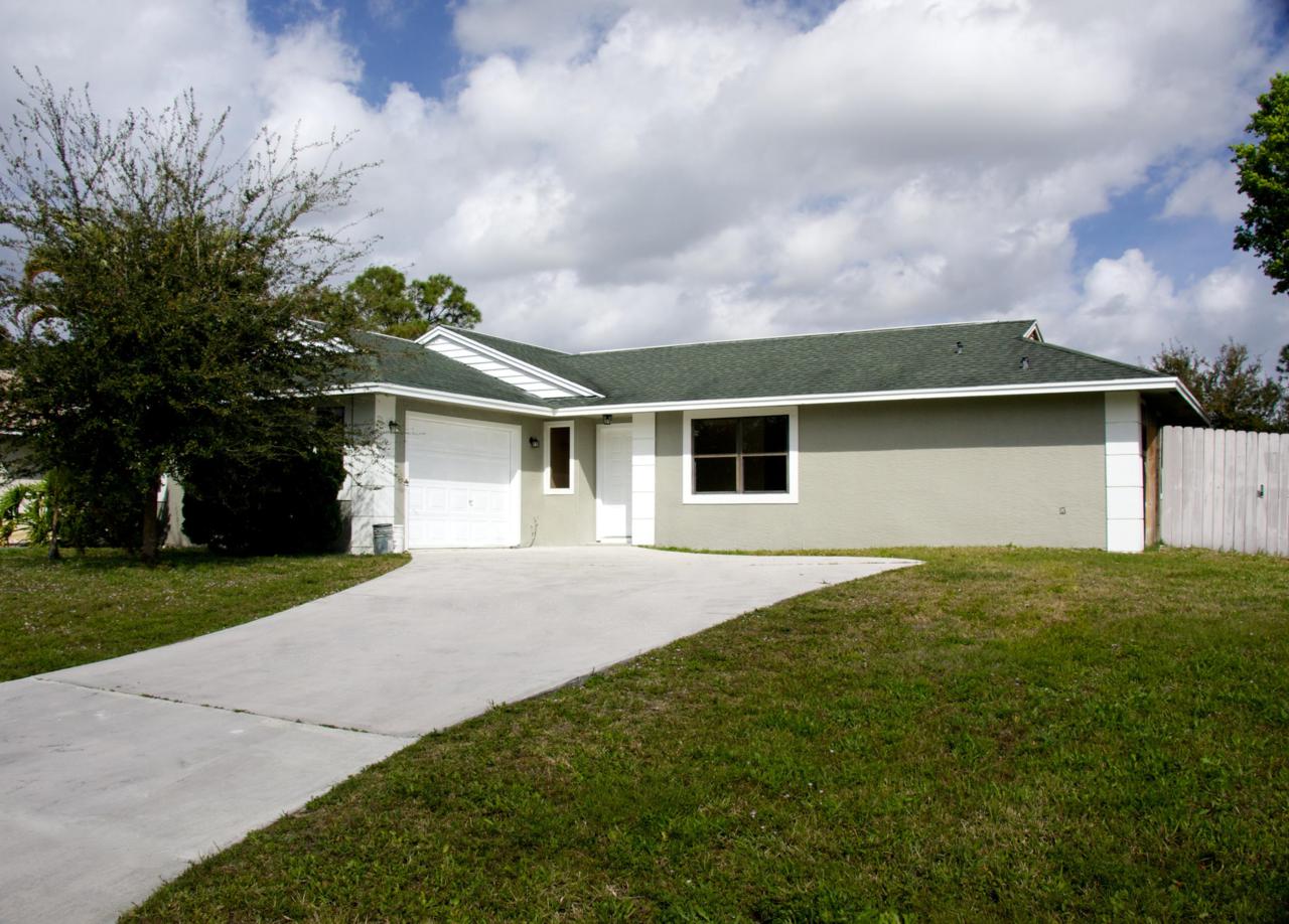 1101 Alexandria Avenue - Photo 1