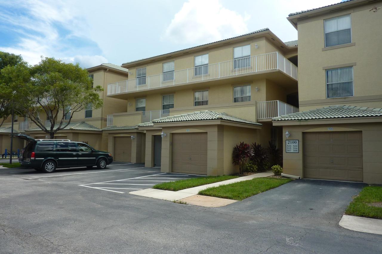 2100 Greenview Shores Boulevard - Photo 1