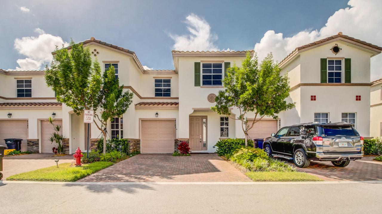 4583 Tara Cove Way - Photo 1