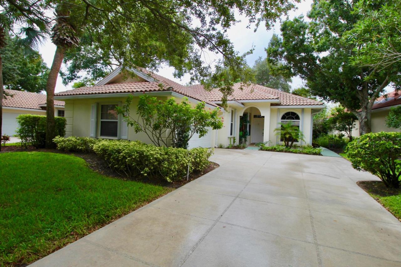 178 East Tall Oaks Circle - Photo 1