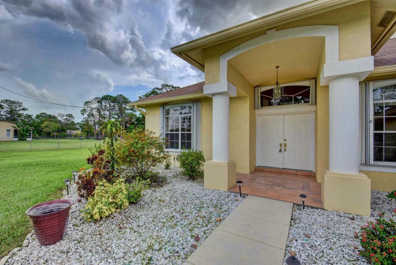 12668 73rd Court N - Photo 1