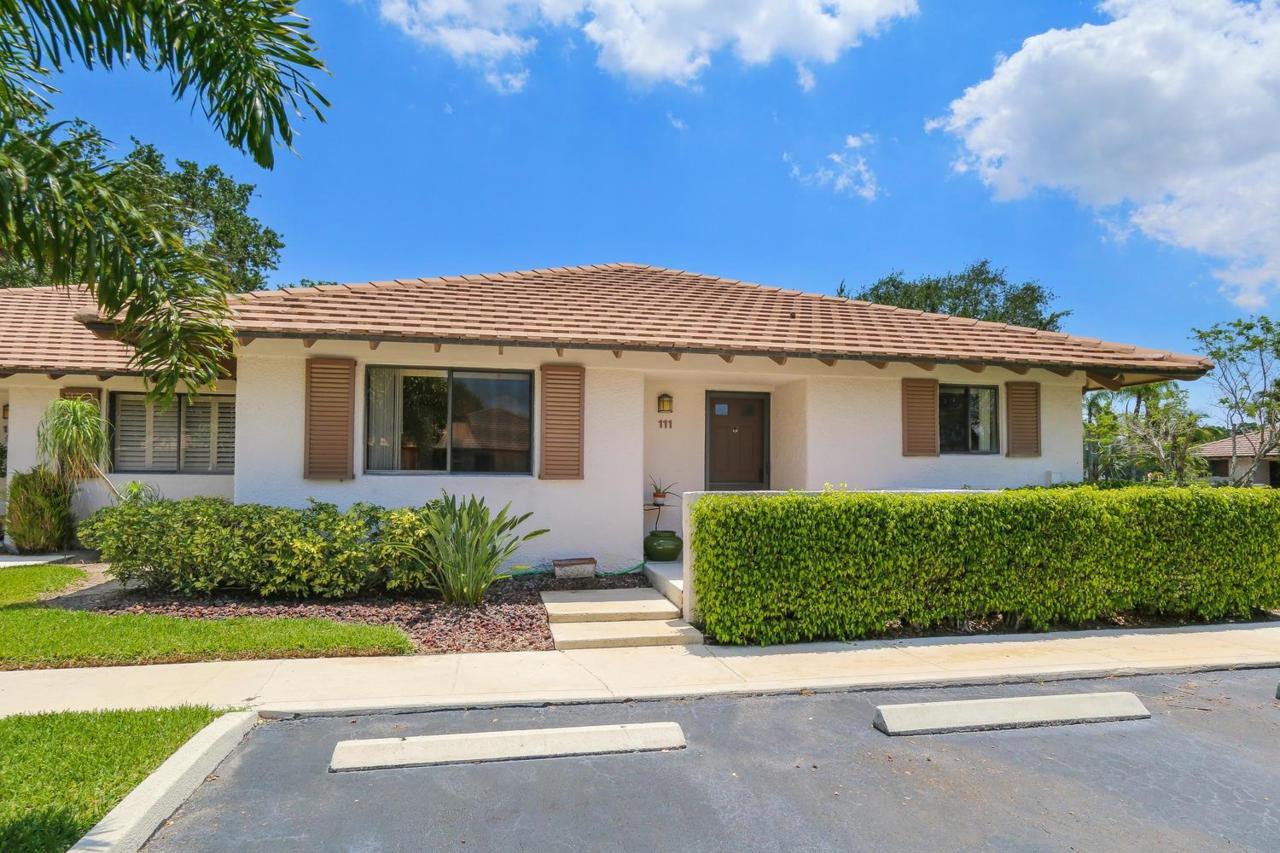 111 Club Drive - Photo 1