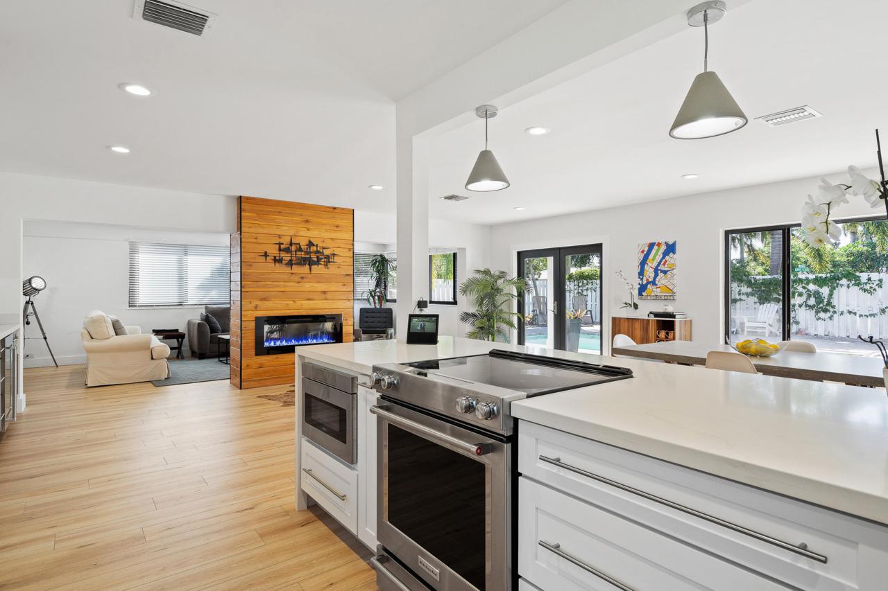209 Lake Terrace - Photo 1