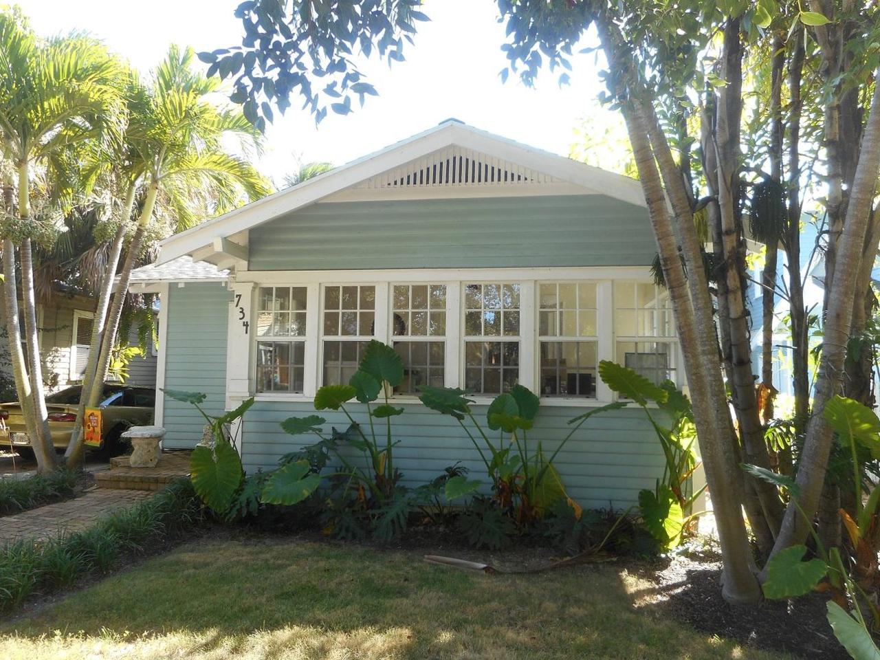 734 New York Street - Photo 1