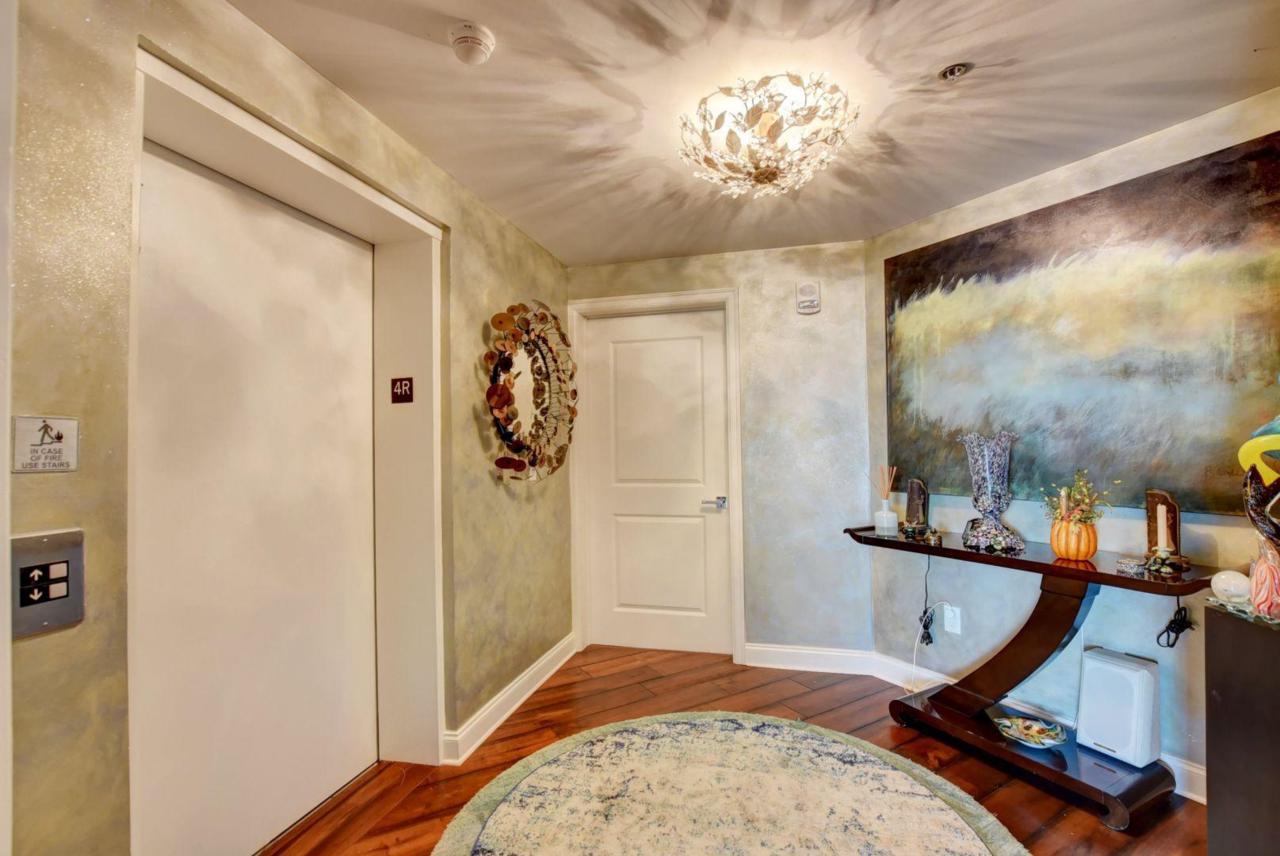 1063 Hillsboro Mile - Photo 1