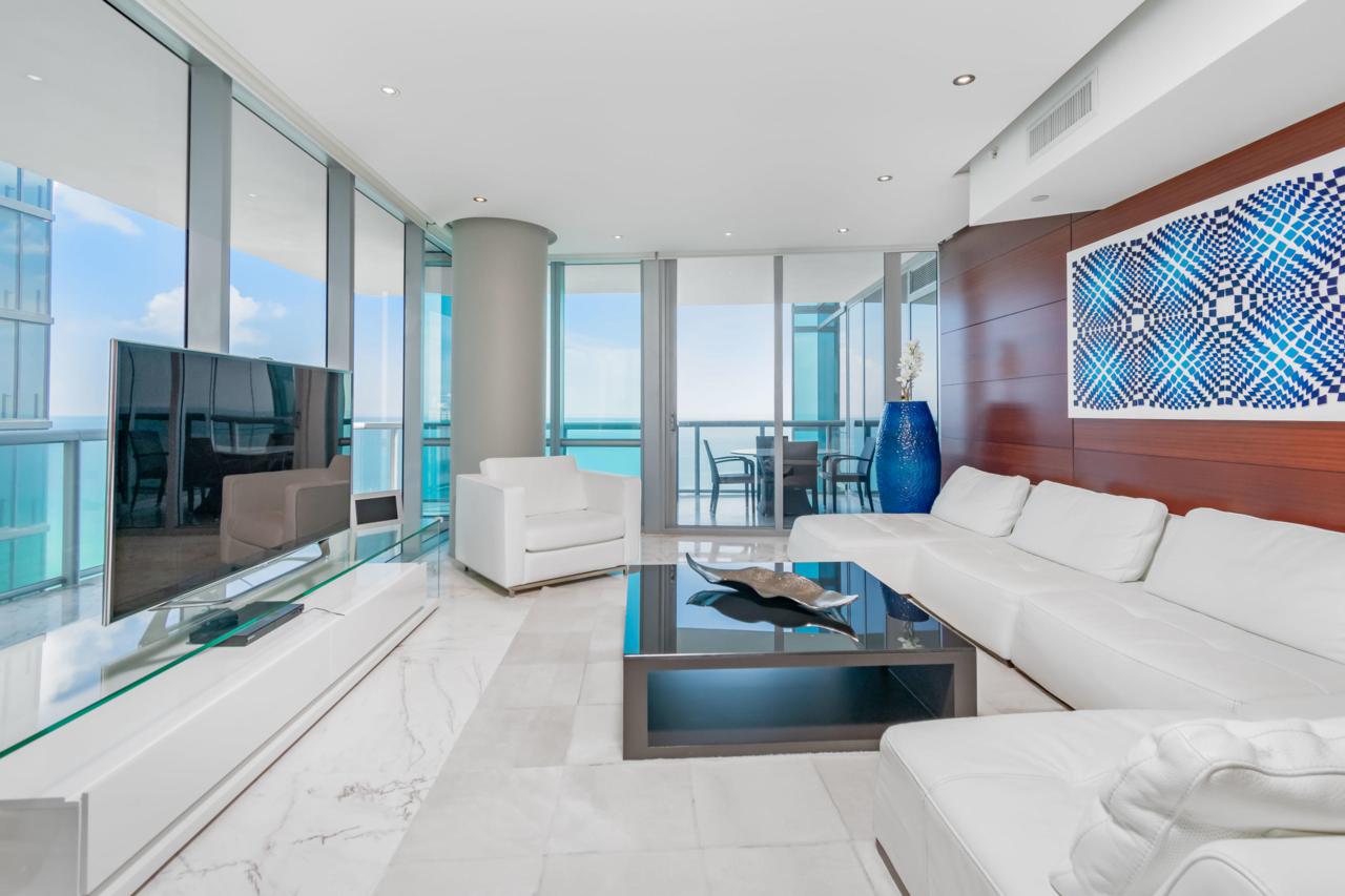 17121 Collins Avenue - Photo 1