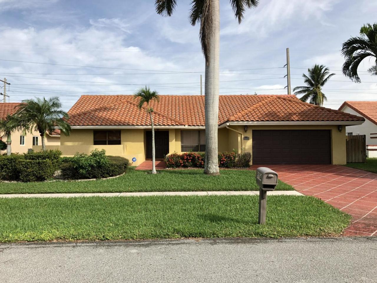 9264 Sun Pointe Drive - Photo 1