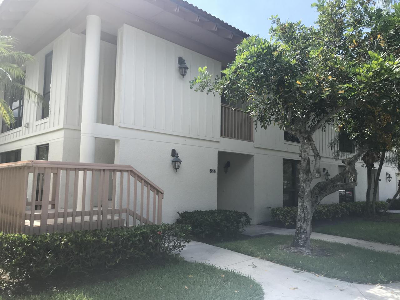 318 Brackenwood Circle - Photo 1