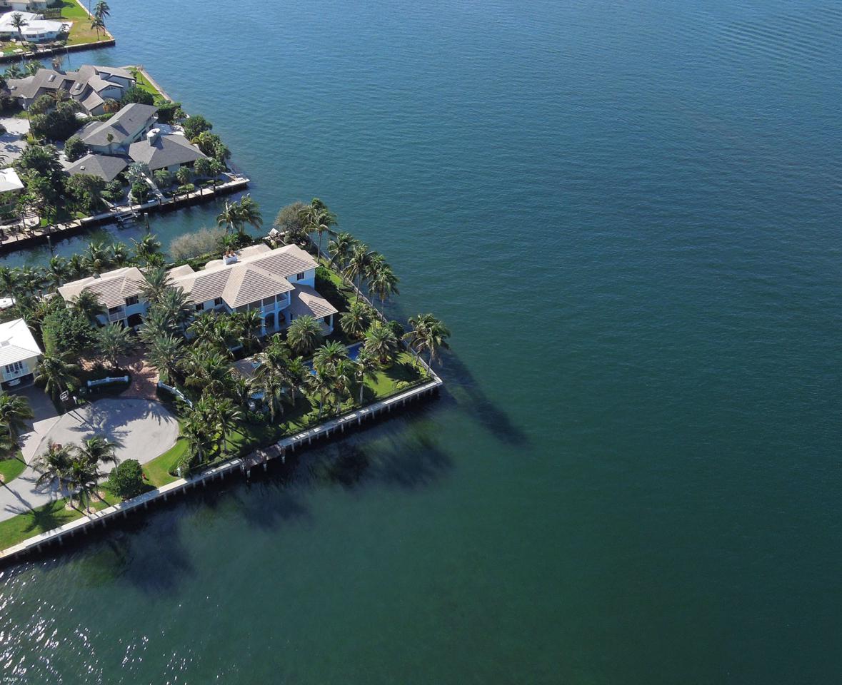 136 Island Drive - Photo 1