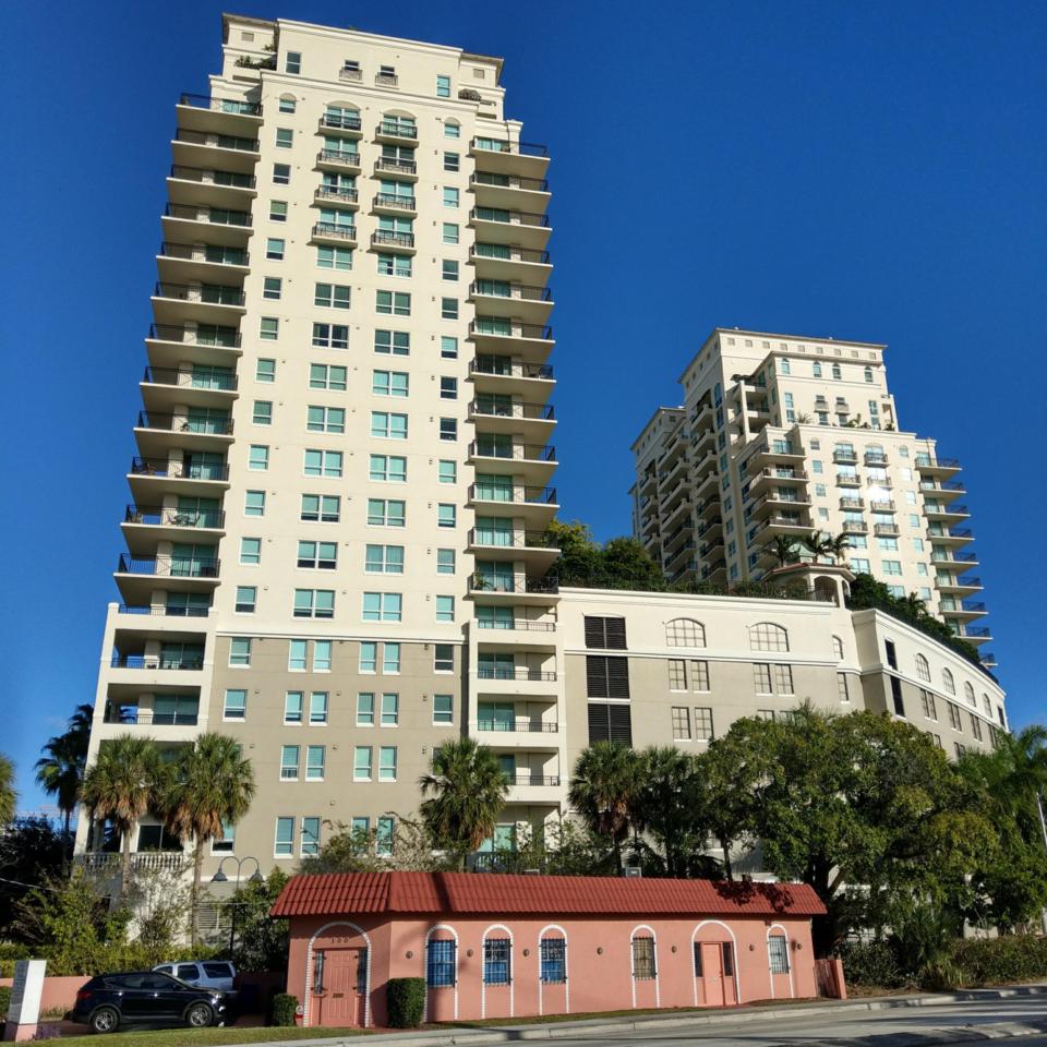 600 Las Olas Boulevard - Photo 1