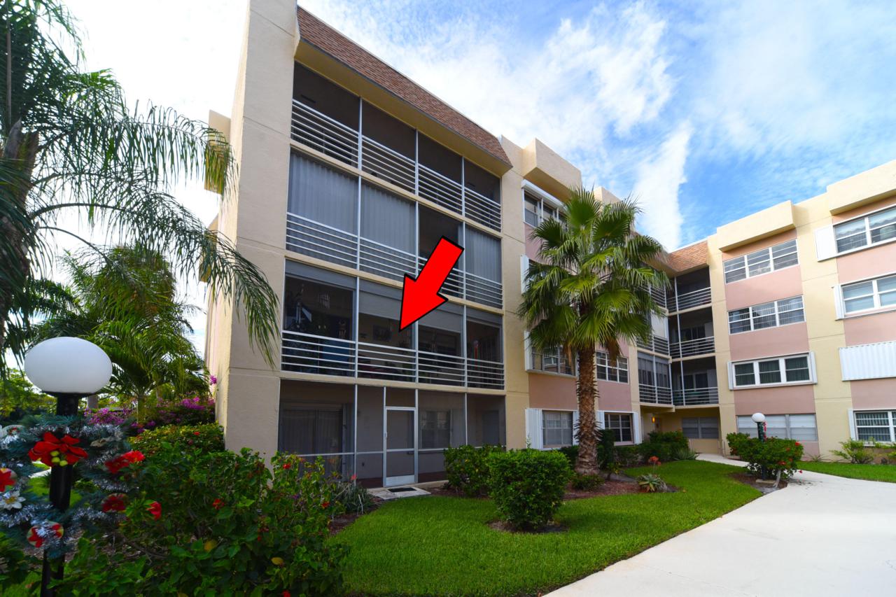 1502 Lakeside Drive - Photo 1