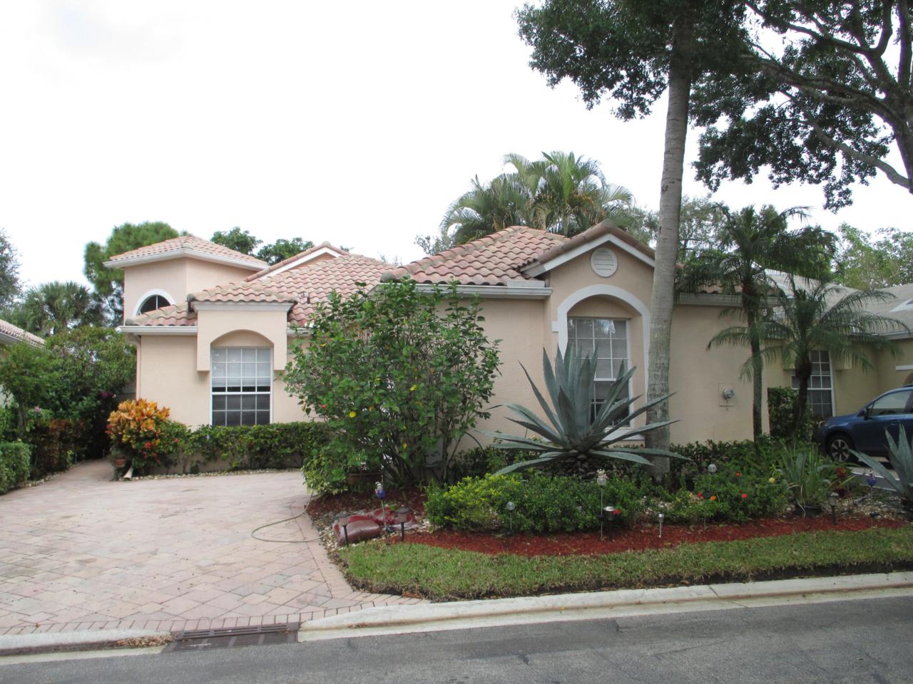 5279 Brookview Drive - Photo 1