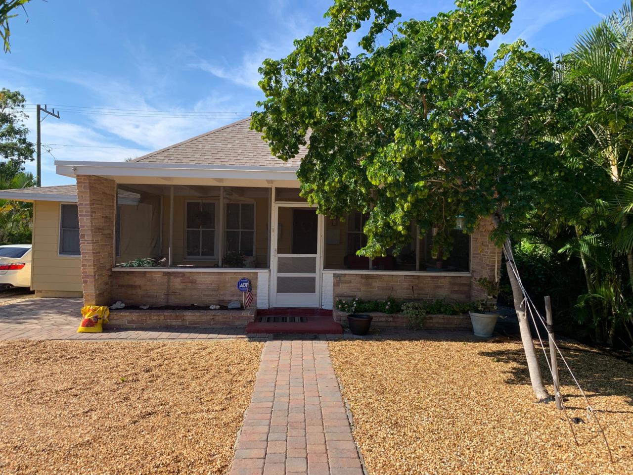 208 Swinton Avenue - Photo 1