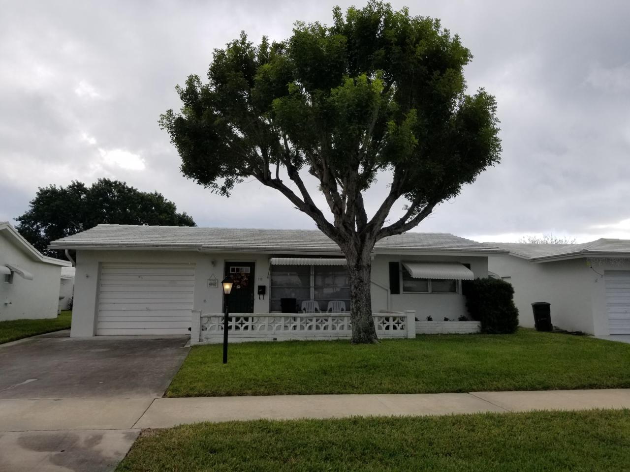 110 Leisureville Boulevard - Photo 1