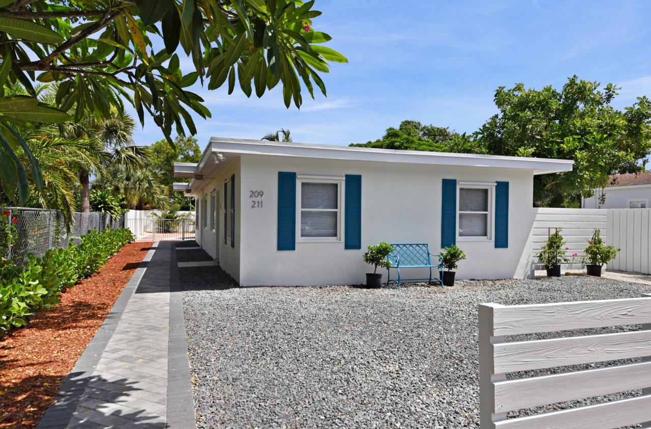 209 13th Street - Photo 1