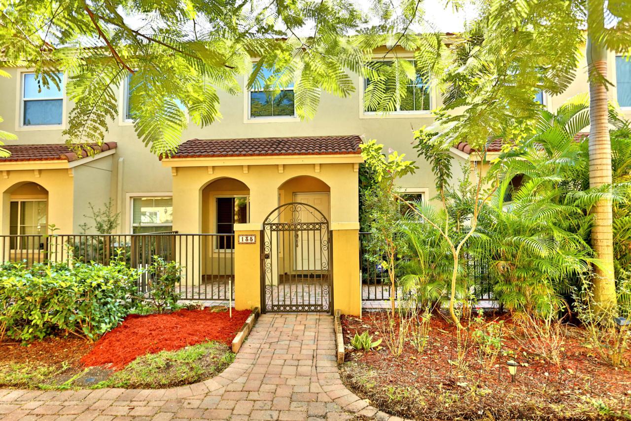 135 Monterey Bay Drive - Photo 1
