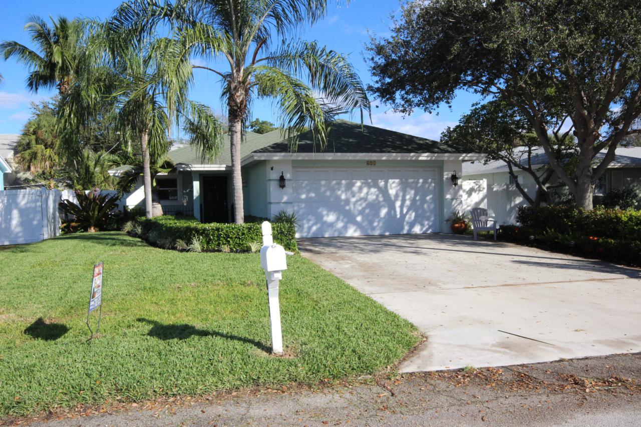 621 Allen Avenue - Photo 1