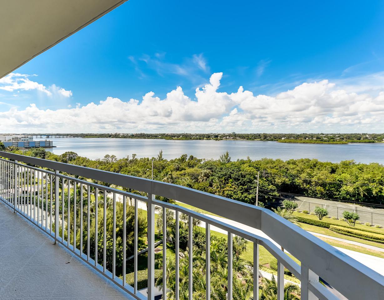 2580 Ocean Boulevard - Photo 1